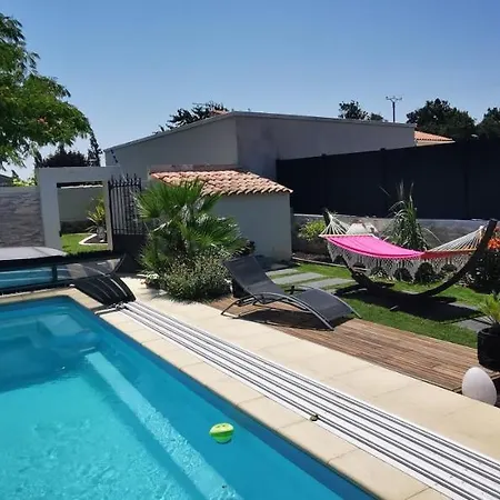 Studio Meuble Et Equipe Avec Jardin Et Terrasse Privee Beurlay Exterior foto